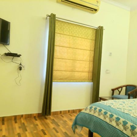 Riverside Homes เดห์ราดุน ภายนอก รูปภาพ