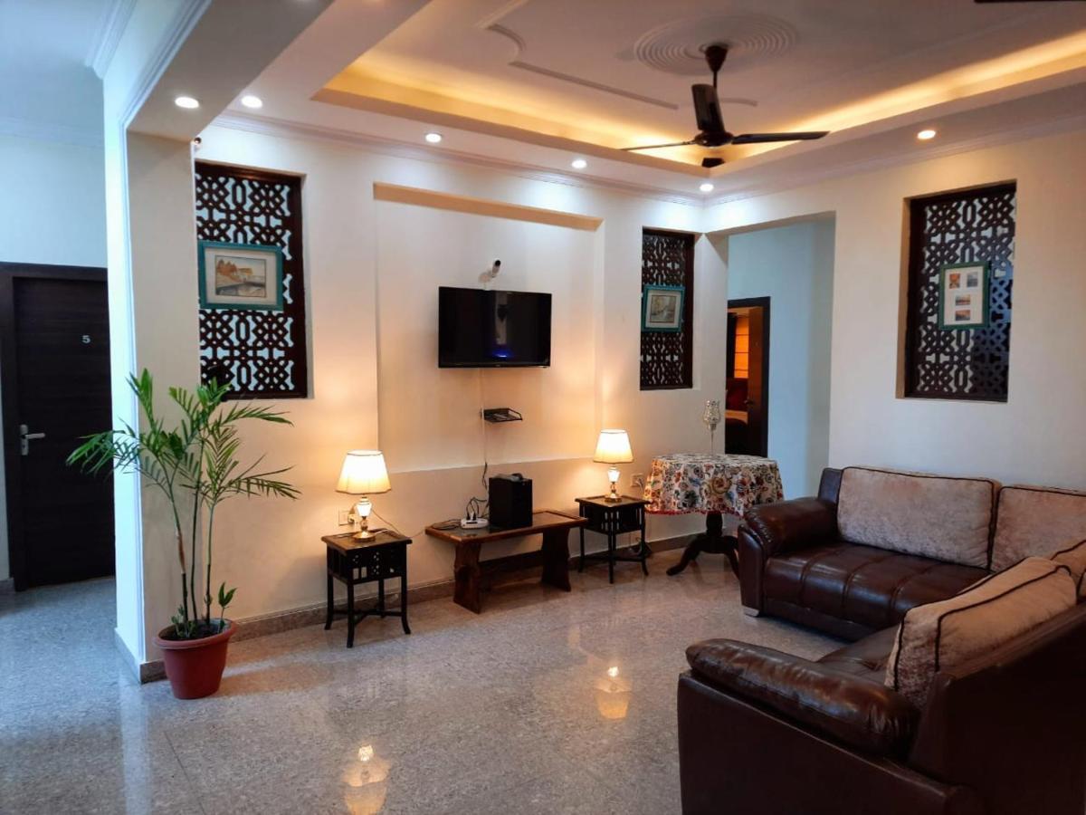 Riverside Homes เดห์ราดุน ภายนอก รูปภาพ